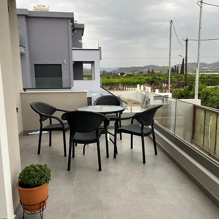 Villa Maria Eirini Lechaio Bagian luar foto
