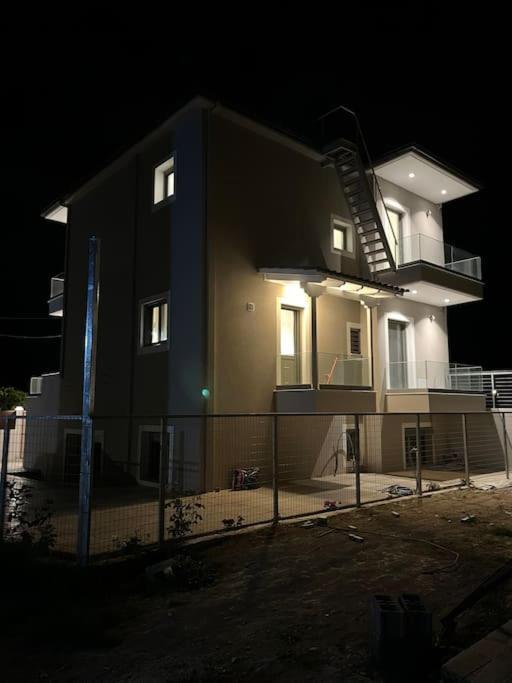 Villa Maria Eirini Lechaio Bagian luar foto