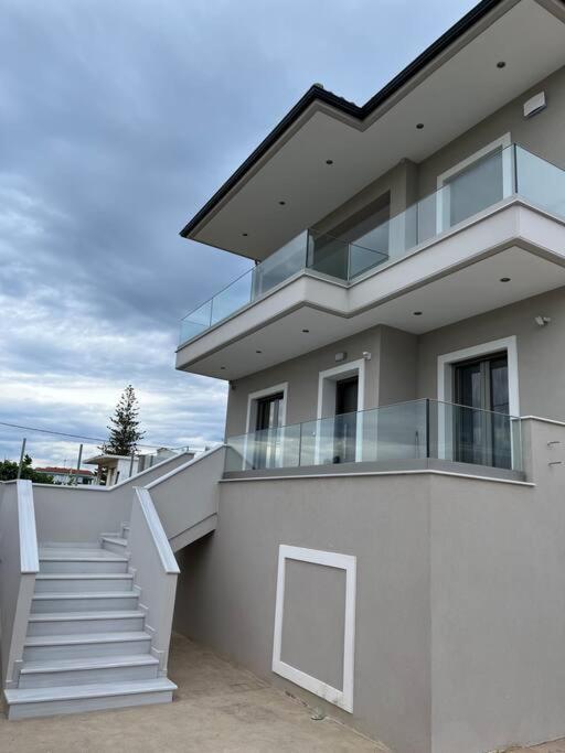 Villa Maria Eirini Lechaio Bagian luar foto